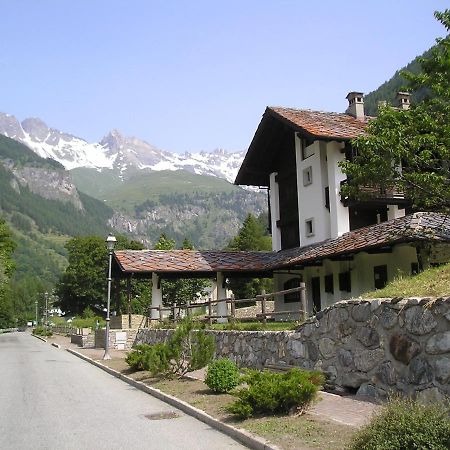 Ostello Dortoir De Ollomont Esterno foto