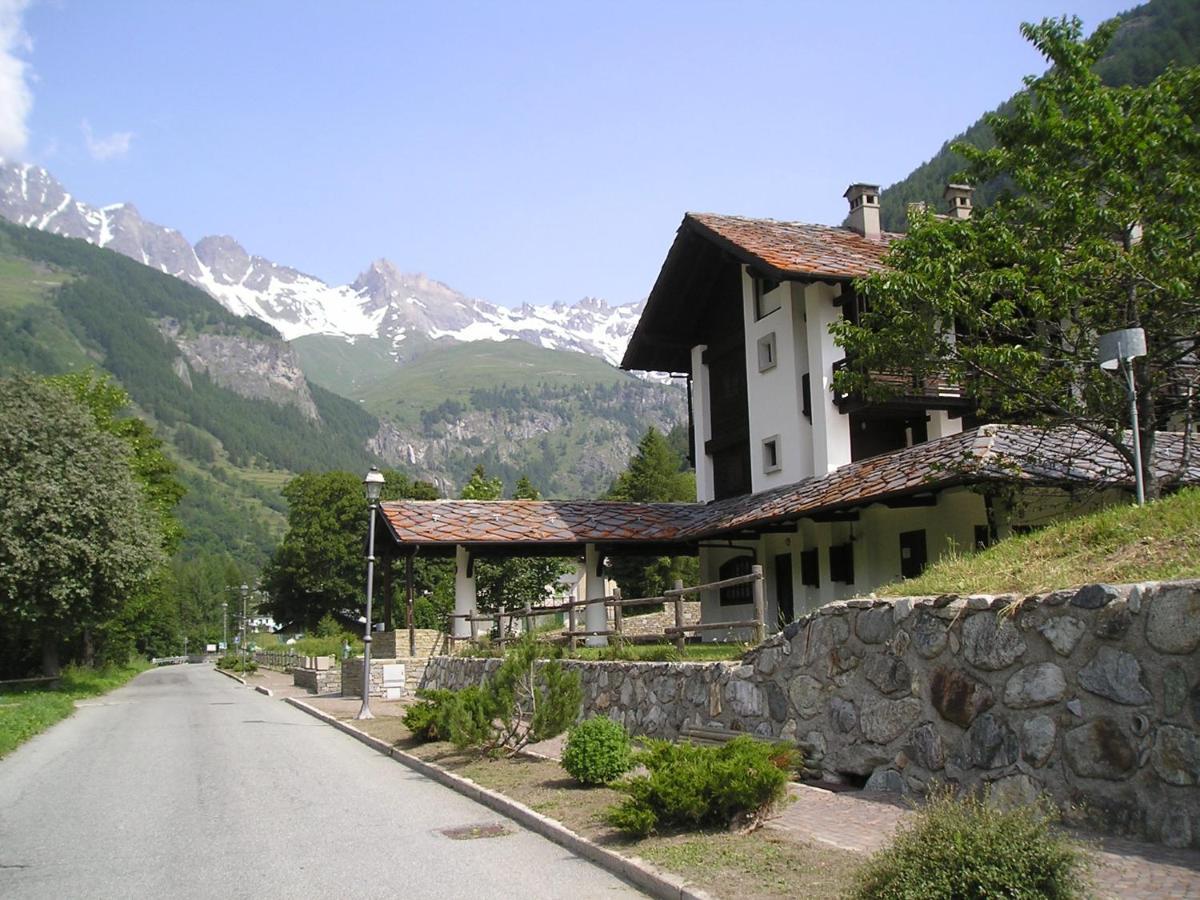 Ostello Dortoir De Ollomont Esterno foto