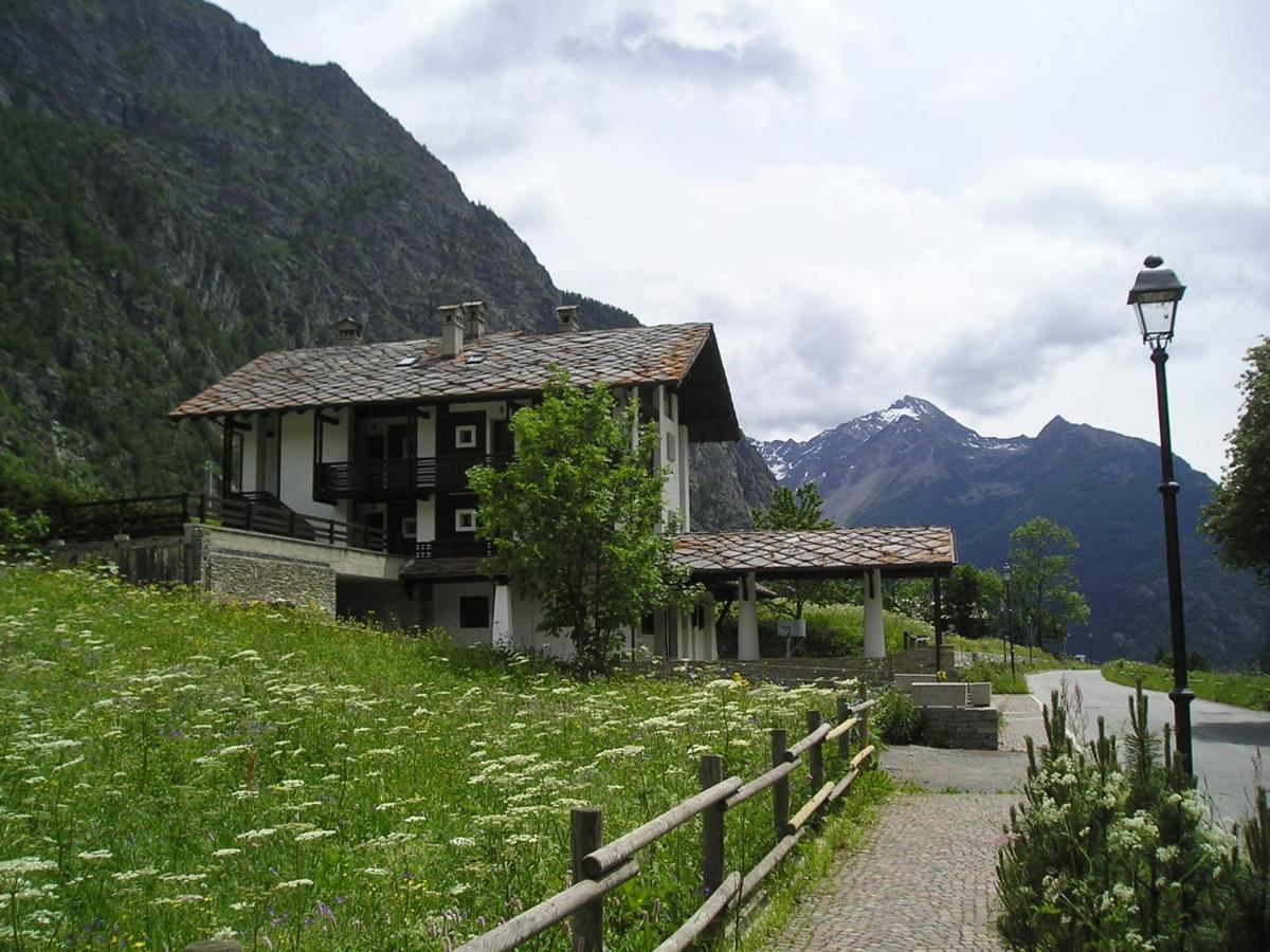Ostello Dortoir De Ollomont Esterno foto