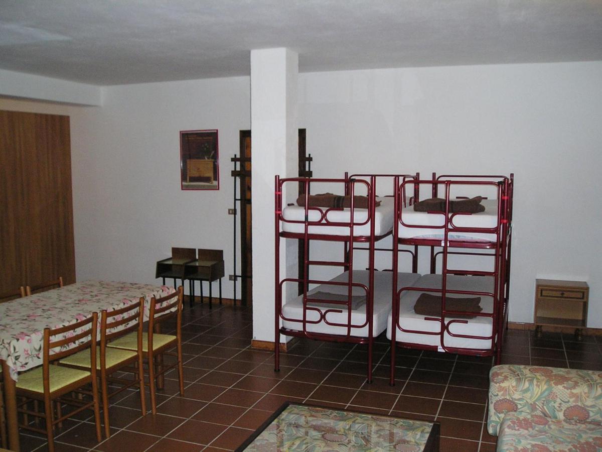 Ostello Dortoir De Ollomont Esterno foto