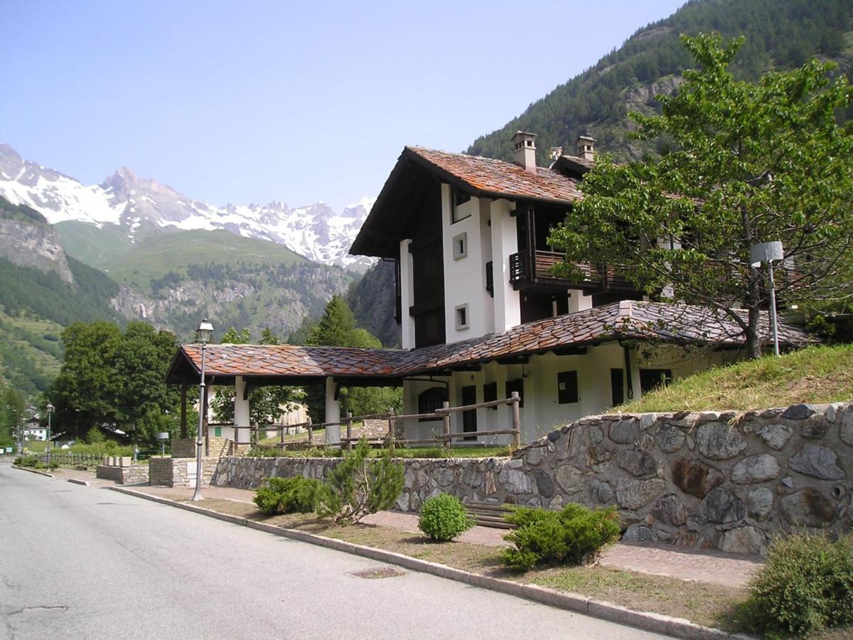 Ostello Dortoir De Ollomont Esterno foto